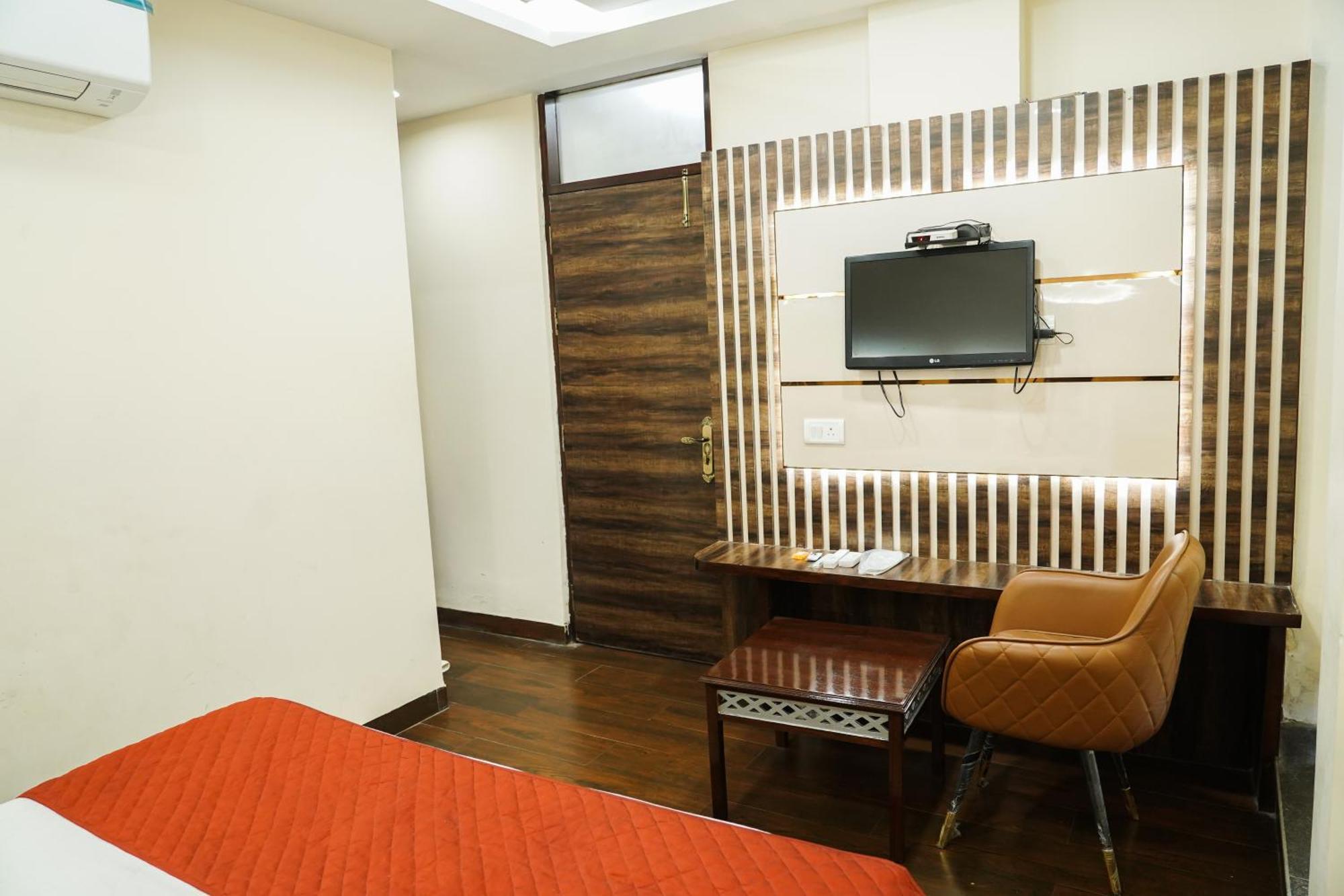 Hotel Batra Home Nizamuddin Nowe Delhi Zewnętrze zdjęcie