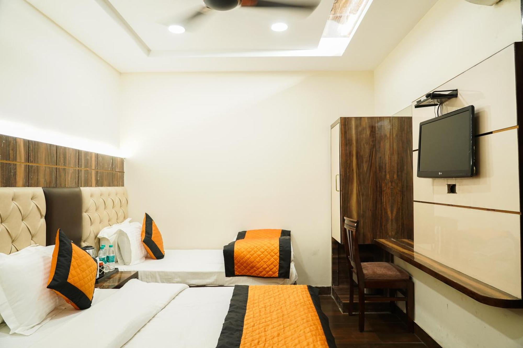 Hotel Batra Home Nizamuddin Nowe Delhi Zewnętrze zdjęcie