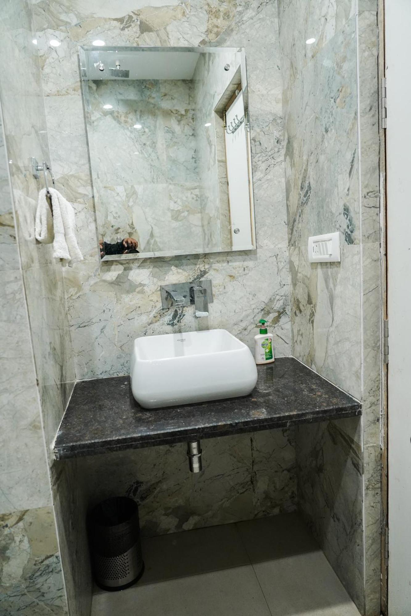 Hotel Batra Home Nizamuddin Nowe Delhi Zewnętrze zdjęcie